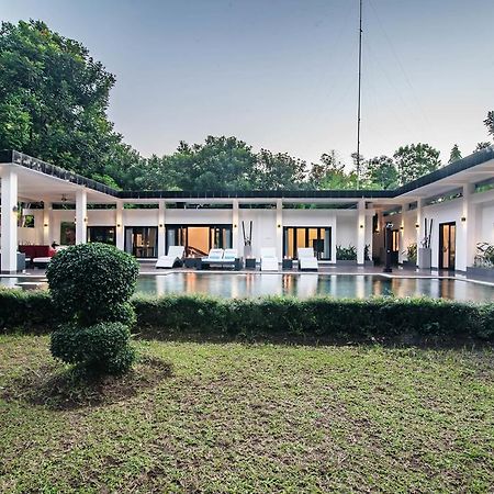 Stunning Villa Lily ロヴィーナ エクステリア 写真