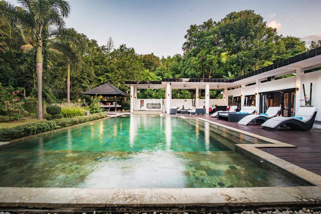 Stunning Villa Lily ロヴィーナ エクステリア 写真