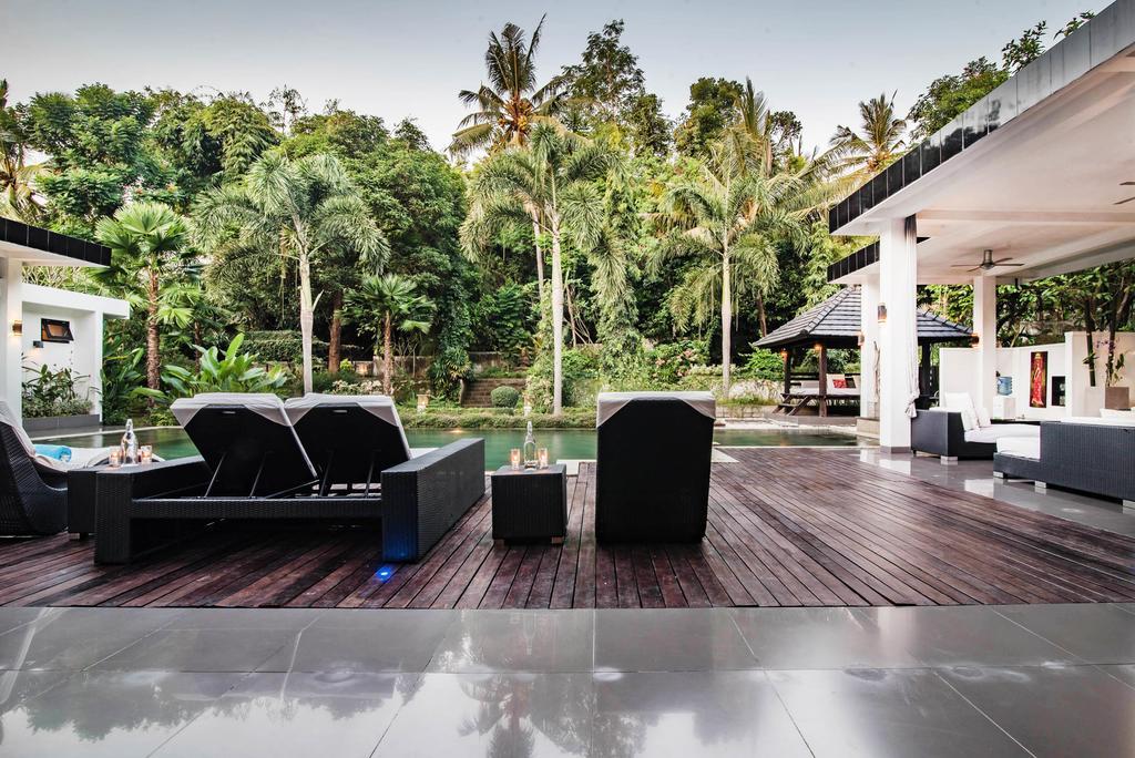 Stunning Villa Lily ロヴィーナ エクステリア 写真