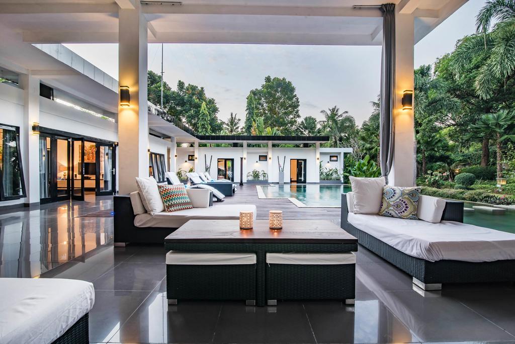 Stunning Villa Lily ロヴィーナ エクステリア 写真