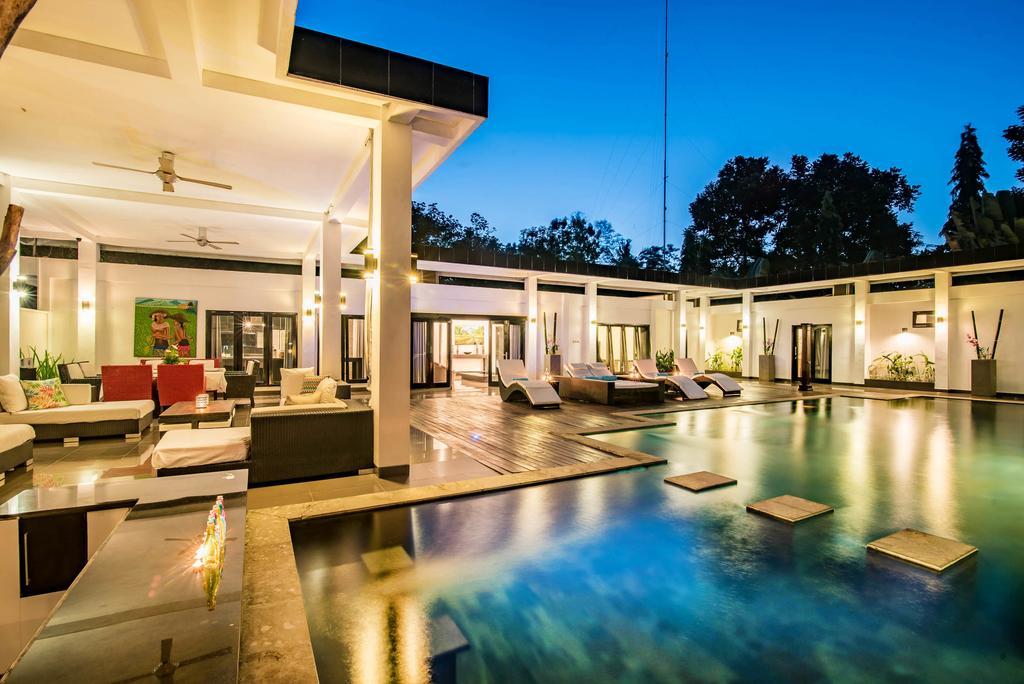 Stunning Villa Lily ロヴィーナ エクステリア 写真