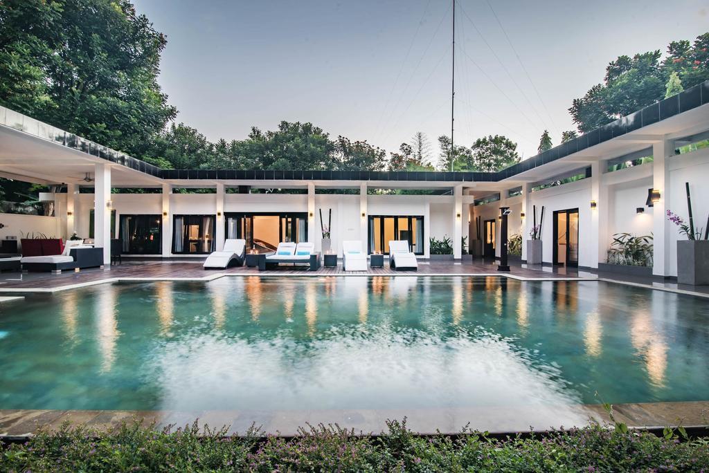 Stunning Villa Lily ロヴィーナ エクステリア 写真